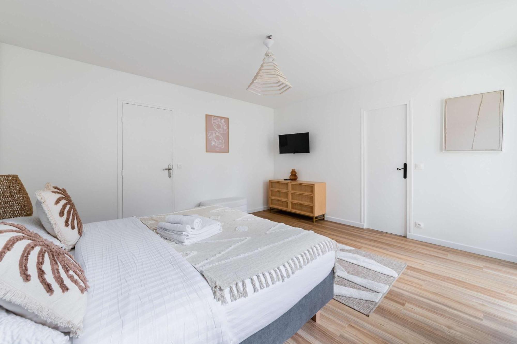 Villa Romainville Paris Pour 8 Personnes - Flat-Guest Dış mekan fotoğraf